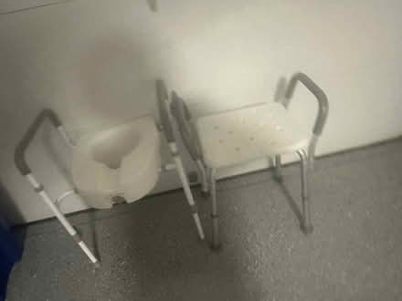 Photo of free Bath chair and toilet seat (Marlboro, New Jersey) #1