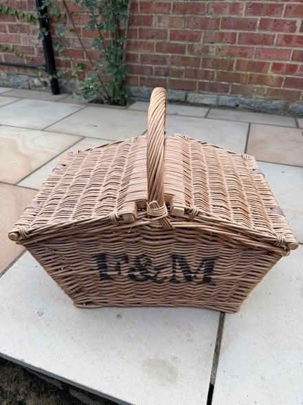 Photo of free F&M picnic basket (Cumnor OX2) #1