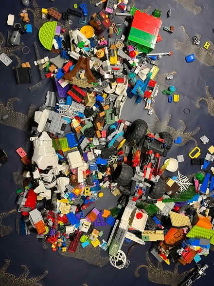 Photo of free Bag of random Lego (Twickenham TW1) #1