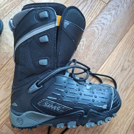 Photo of free Snow boots size 8 (Dacre CA11) #2