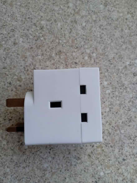 Photo of free 3 Way Plug (wolverhampton (WV10)) #2