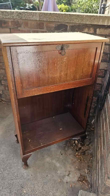Photo of free Small desk (Tw7) #1