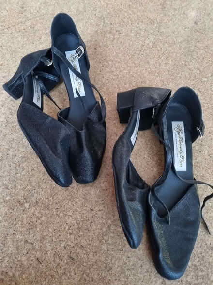 Photo of free Dance Shoes (Dean Court OX2) #1