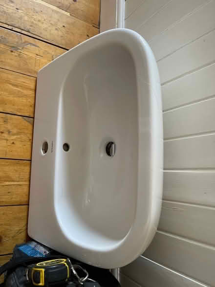 Photo of free White Duravit D code sink (Jordanhill G13) #1