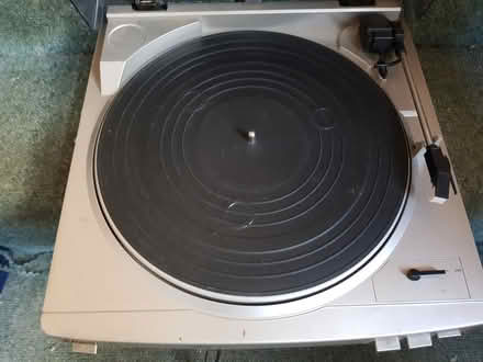 Photo of free AIWA Hi-Fi System with Turntable & Speakers (Nantwich CW5) #4