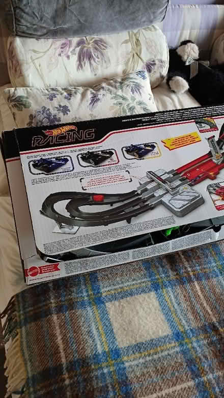 Photo of free Hot Wheels Racing Circuit for Kids (Theale RG7) #1