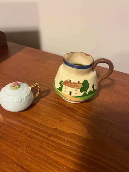 Photo of free Tiny t pot and small jug (Old ottawa south) #1