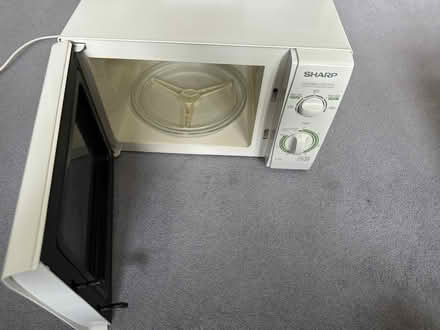 Photo of free Microwave oven (Barnet EN5) #1