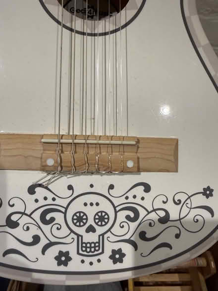 Photo of free Kids Guitar (Hill Brow GU33) #4