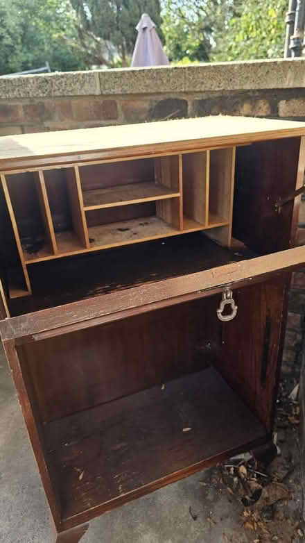 Photo of free Small desk (Tw7) #3