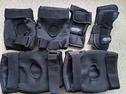 Photo of free Skating Pad Set (wolverhampton (WV10)) #2