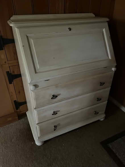 Photo of free Pine Bureau (Stockgrove LU7) #1