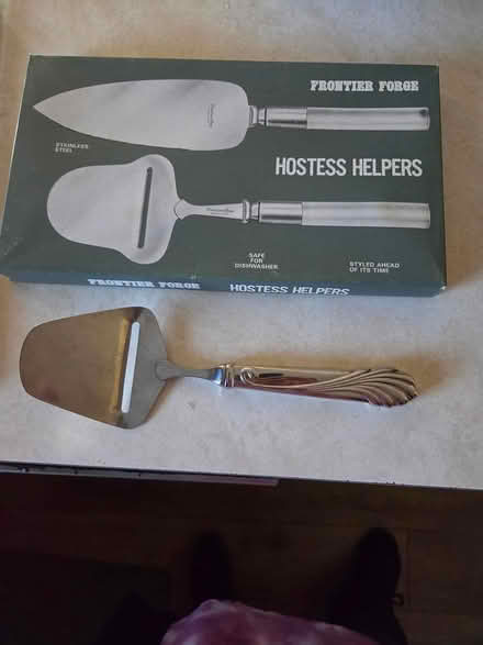 Photo of free serving utensils (Manville) #1