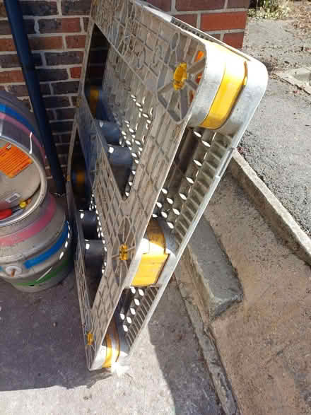 Photo of free Plastic Pallet (Andover SP10) #1