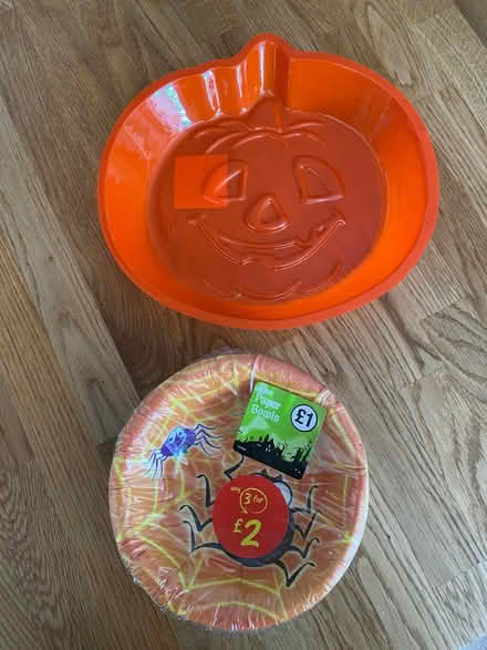 Photo of free Halloween party plates (Hellesdon NR6) #1