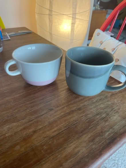 Photo of free Two very pretty mugs (Clapton E5) #1