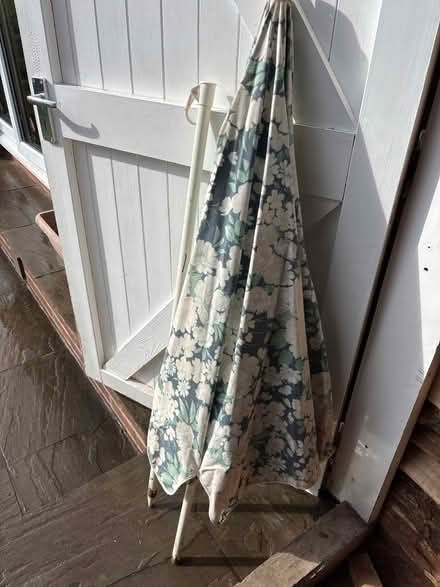 Photo of free Brolly Shade (B437la) #1