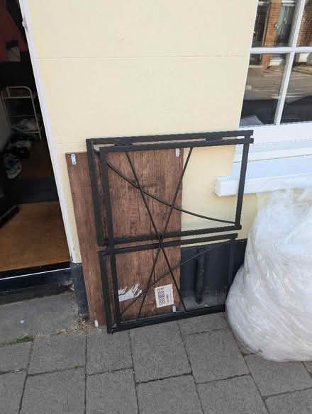 Photo of free small desk (Jericho OX2) #2