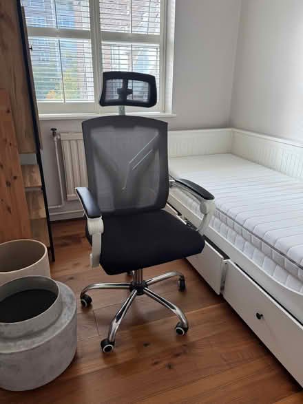 Photo of free Office chair (Swiss Cottage NW8) #1