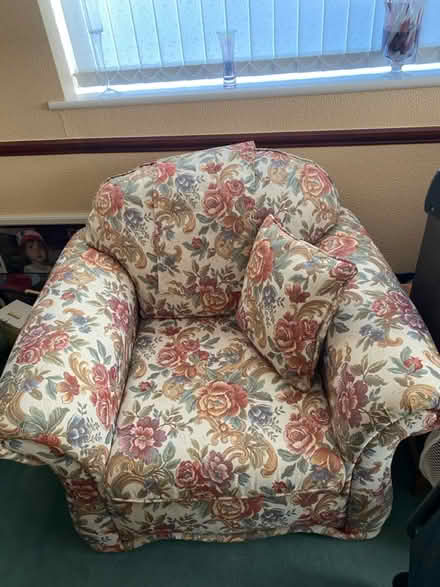 Photo of free Sturdy immaculate sofa set (Romiley, SK6) #2