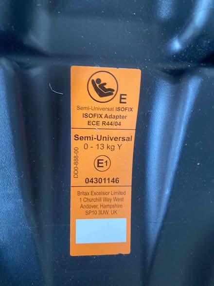 Photo of free Britax baby car seat with Isofix (TW9 (Kew)) #2