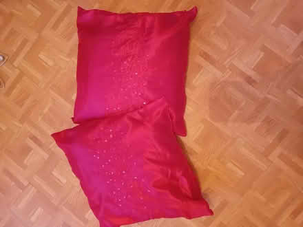 Photo of free Red scatter Cushions (Rose Hill OX4) #1