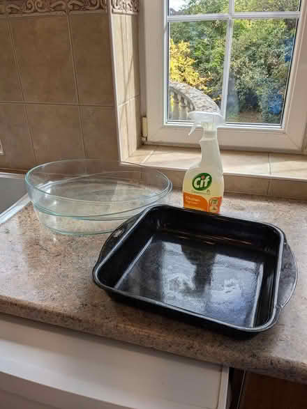 Photo of free Large oven ware (Camberley GU15) #1