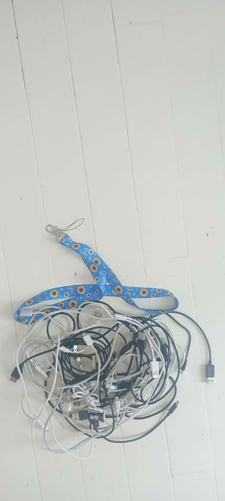 Photo of free USB cable connector &card holder (Camden North London) #1