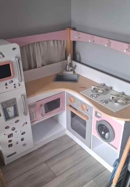 Photo of free Kids kitchen (Croydon CR2) #1