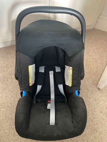 Photo of free Britax baby car seat with Isofix (TW9 (Kew)) #1
