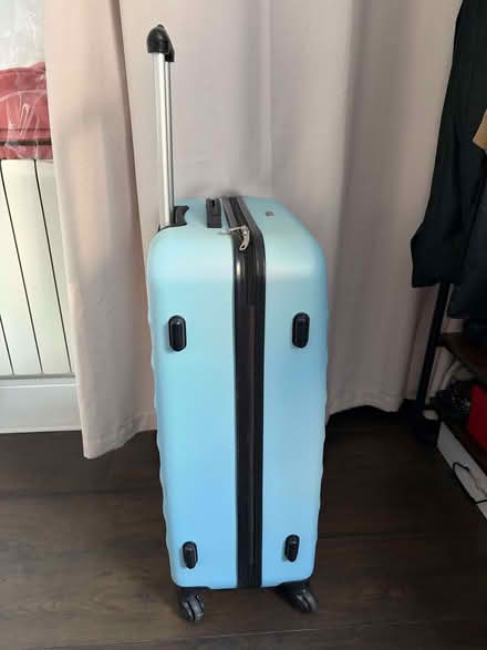 Photo of free Large Suitcase (King's Cross N1) #4
