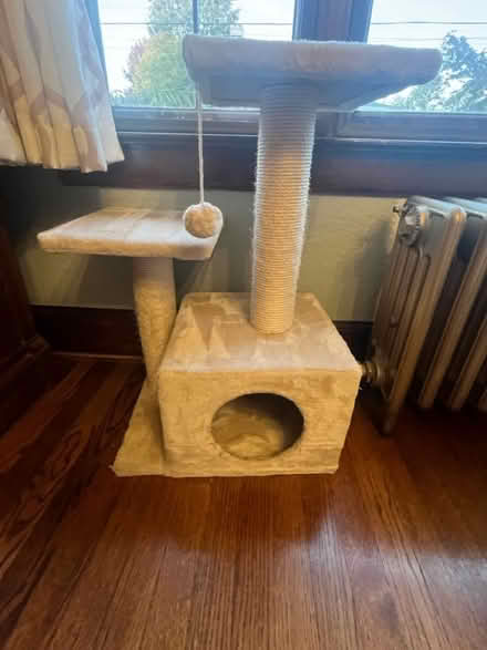 Photo of free Cat tree w/ scratching post & cave (East Capitol Hill Miller Park) #2