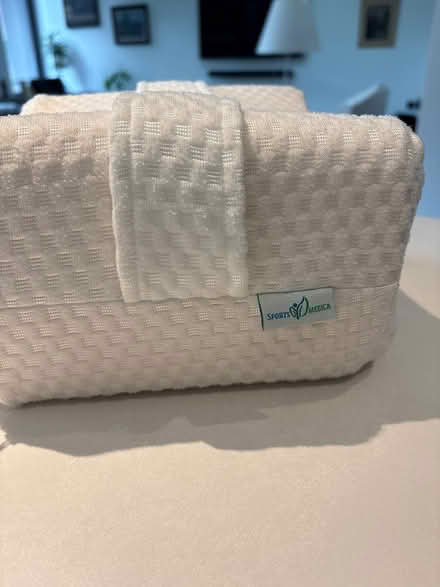 Photo of free Knee pillow (Wimbledon Common SW19) #1