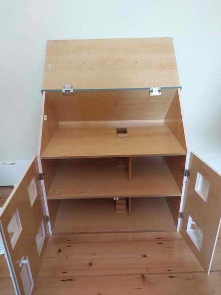 Photo of free Pink dolls house (Downend BS16) #2