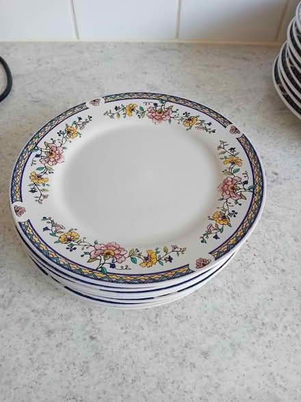 Photo of free Dinner and tea plates (Rose Hill OX4) #2