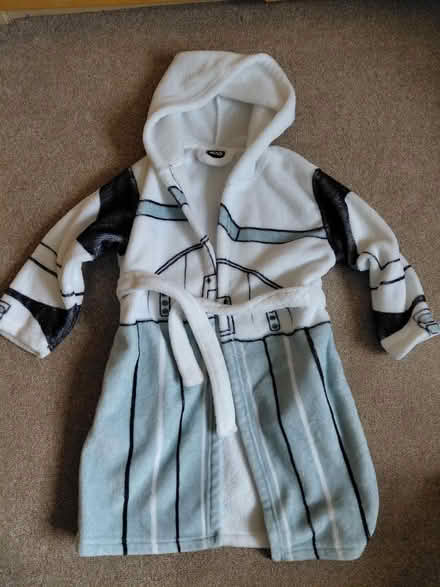 Photo of free Star wars dressing gown Age 5-6 (Edinburgh Corstorphine EH12) #1