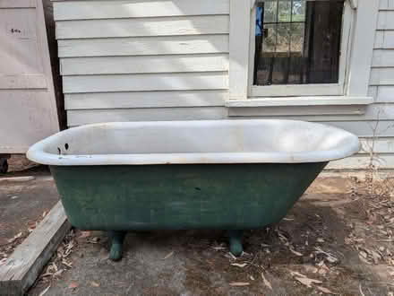 Photo of free Antique cast iron bathtub (Los Altos Hills) #1