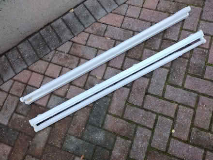 Photo of free Fluorescent battens with lamps (Longbarn WA2) #2
