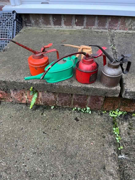Photo of free Old style oil cans (Denvilles PO9) #1