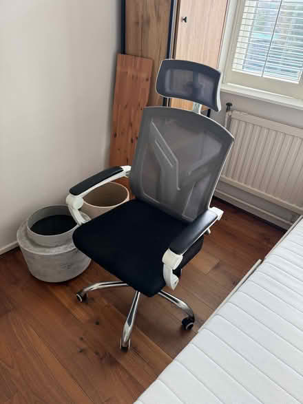 Photo of free Office chair (Swiss Cottage NW8) #2
