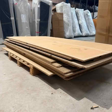 Photo of free chip board sheets (Bonnyrigg EH20) #2