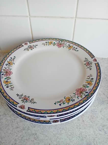 Photo of free Dinner and tea plates (Rose Hill OX4) #1