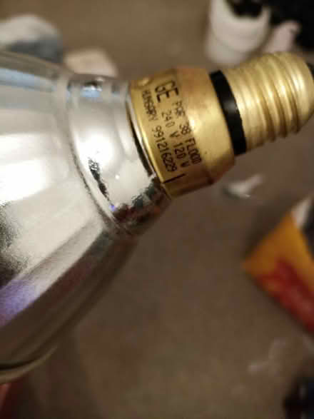 Photo of free 60w , 100 W bulbs and flood light (Chipping Norton OX7) #3