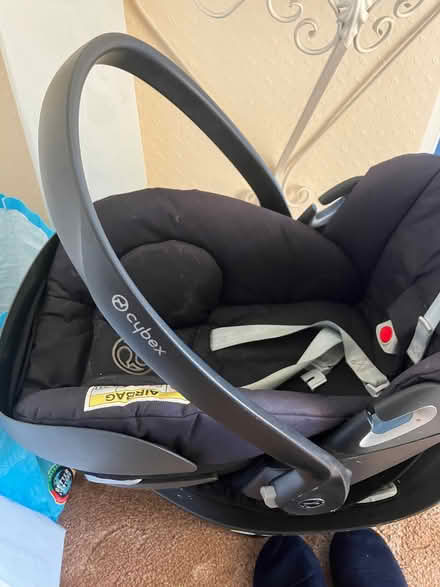 Photo of free Car seat and Isofix base (Woodingdean BN2) #1
