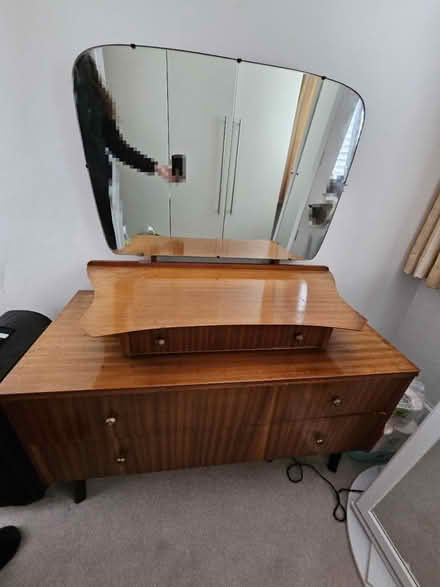 Photo of free Vintage Dressing Table with Mirror (L9) #1