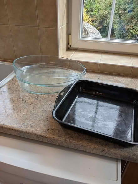 Photo of free Large oven ware (Camberley GU15) #2