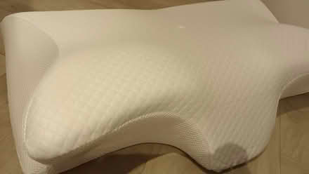 Photo of free BRAND NEW memory ergonomic pillow (SW11) #4
