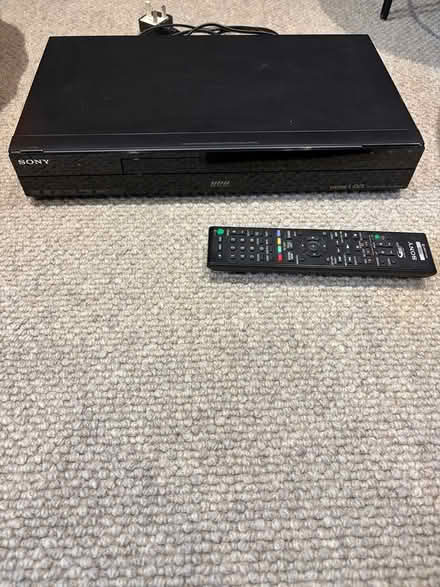 Photo of free DVD player/recorder (St Albans AL3) #1