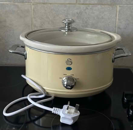 Photo of free Slow cooker (Egham TW20) #1