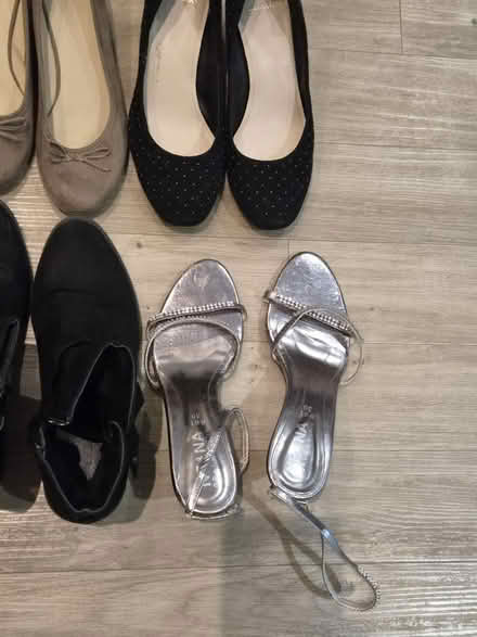 Photo of free Shoes size 6 and 5.5 (W3 Acton, London W3) #3